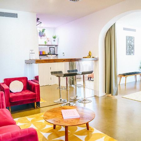 The Pink Hotel Coolangatta Gold Coast Bagian luar foto
