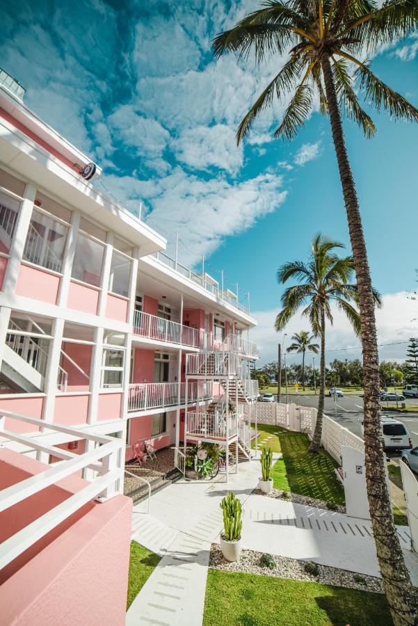 The Pink Hotel Coolangatta Gold Coast Bagian luar foto