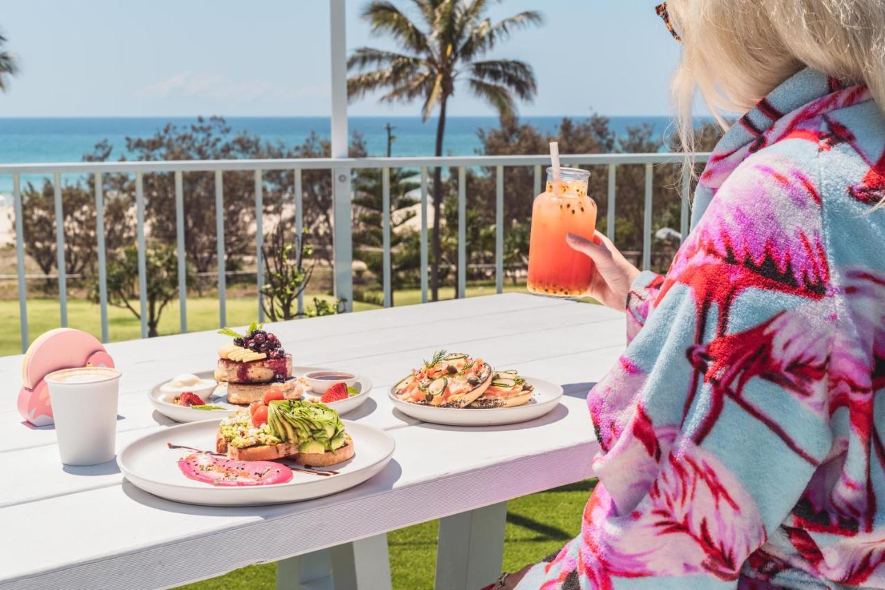 The Pink Hotel Coolangatta Gold Coast Bagian luar foto