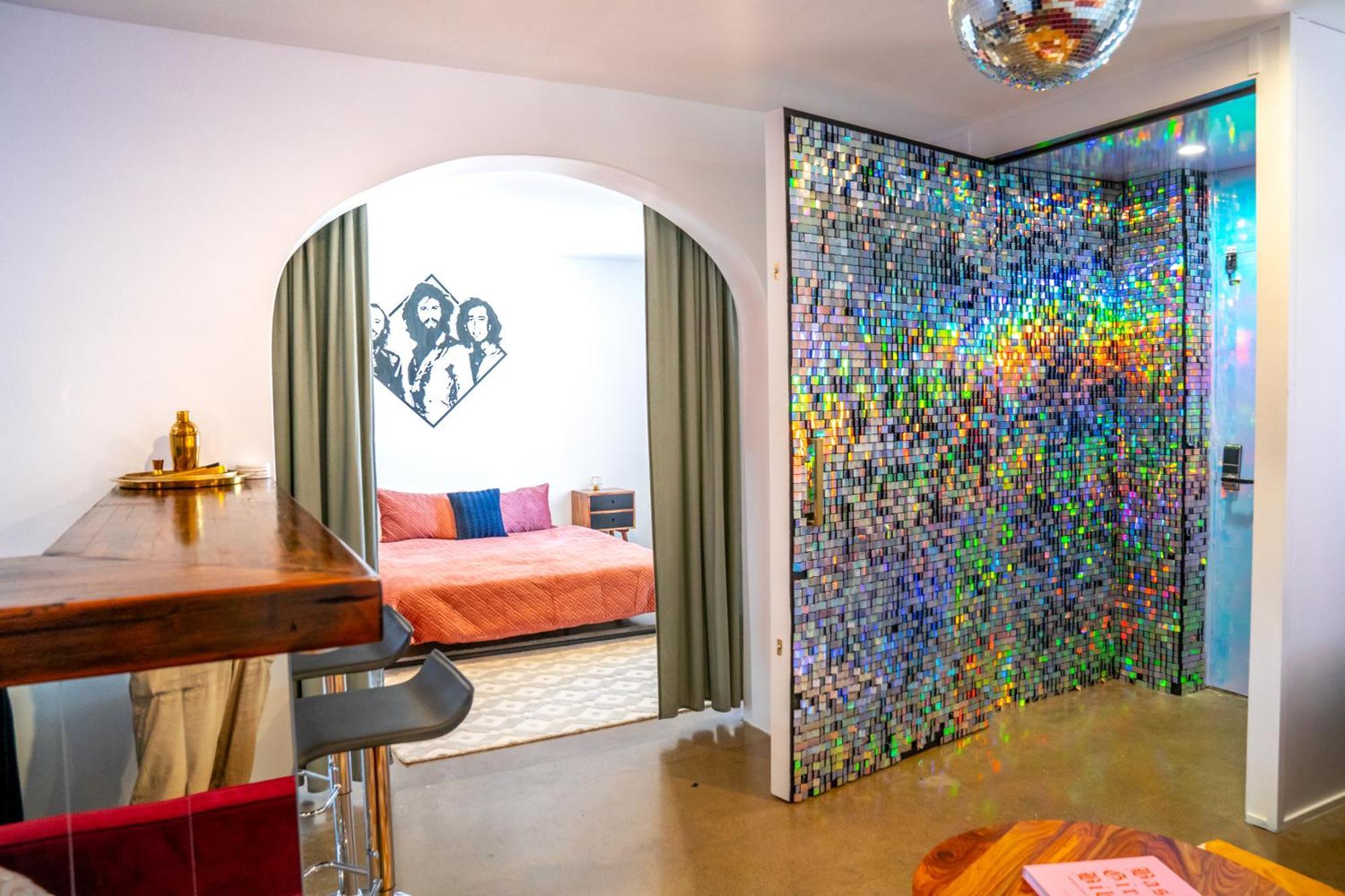 The Pink Hotel Coolangatta Gold Coast Bagian luar foto