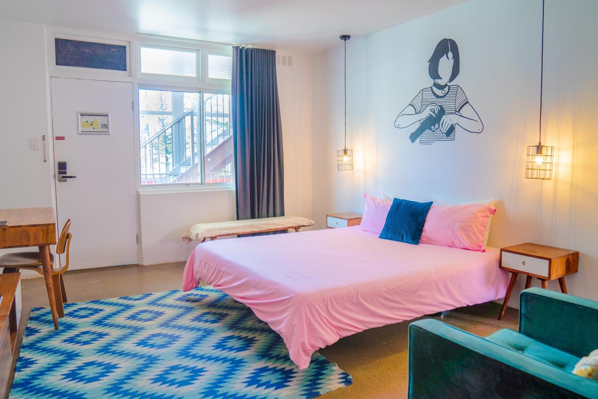 The Pink Hotel Coolangatta Gold Coast Bagian luar foto