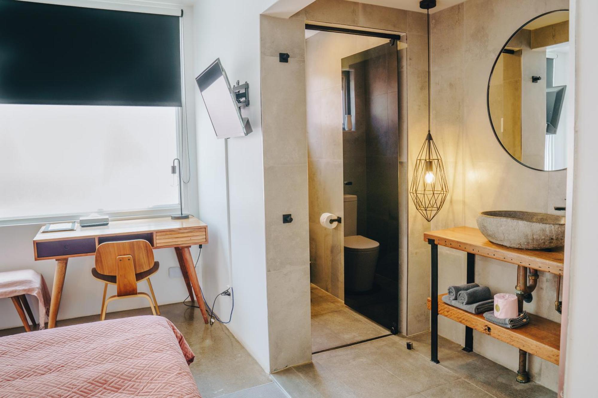 The Pink Hotel Coolangatta Gold Coast Bagian luar foto