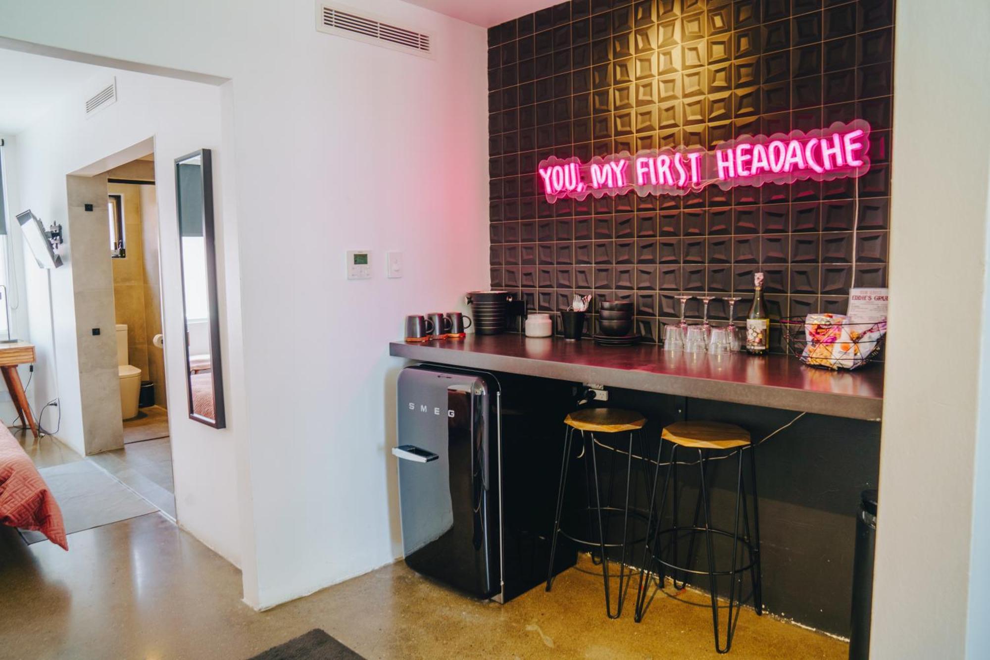 The Pink Hotel Coolangatta Gold Coast Bagian luar foto