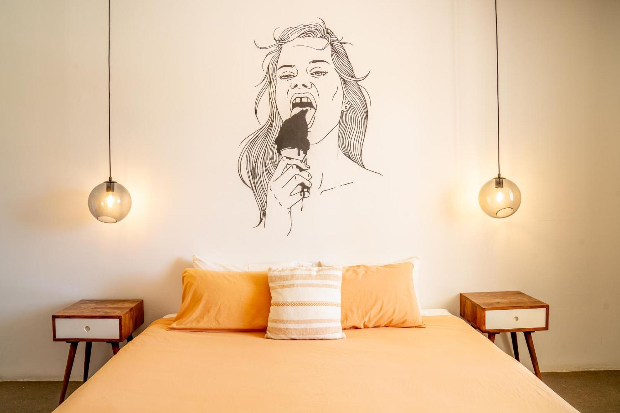 The Pink Hotel Coolangatta Gold Coast Bagian luar foto