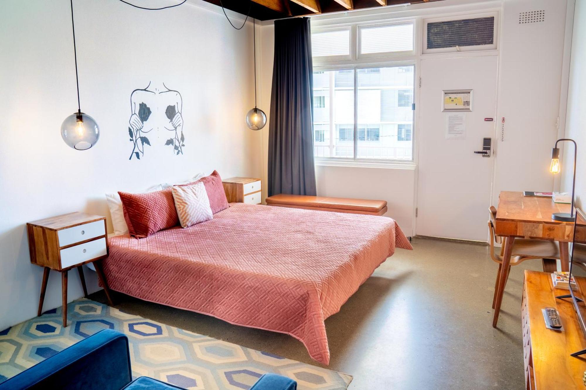 The Pink Hotel Coolangatta Gold Coast Bagian luar foto
