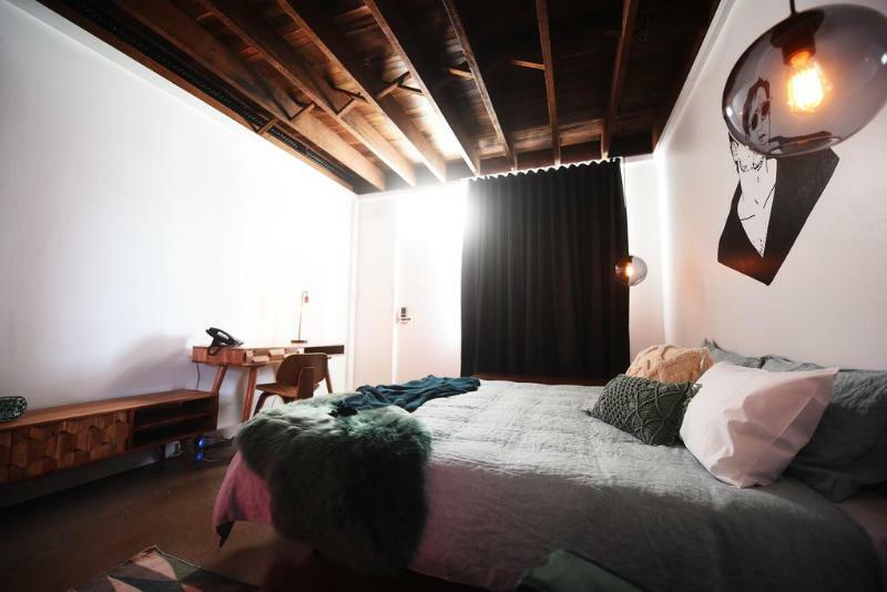 The Pink Hotel Coolangatta Gold Coast Bagian luar foto